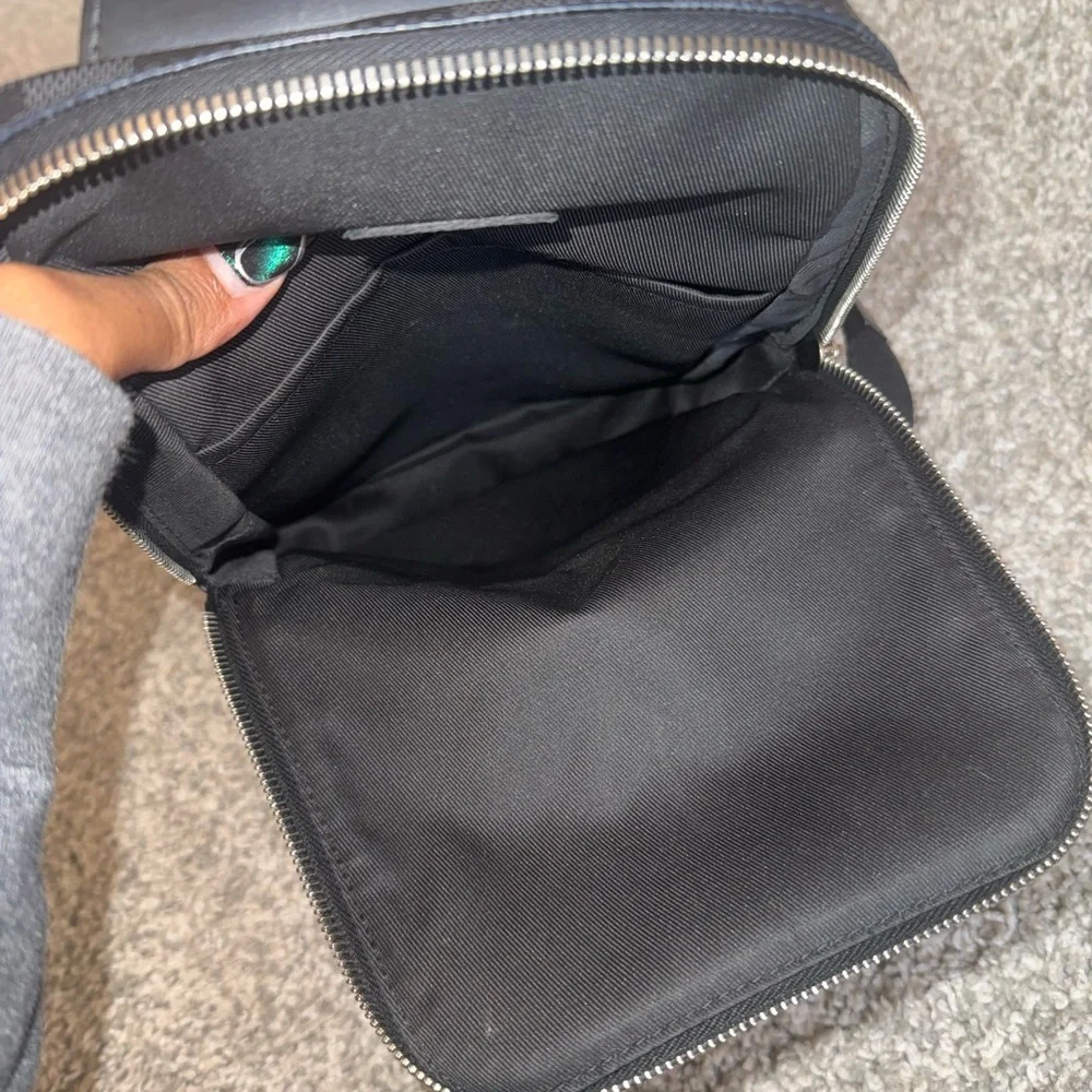 Men’s Louis Vuitton Damier Sling Bag - Picture 7 of 12